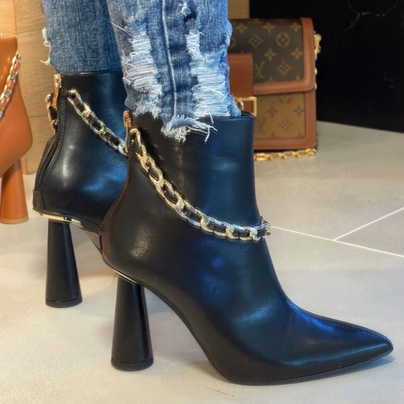 Just In Smile , black boots - Picture 3 of 3